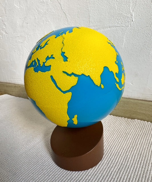 Globe rugueux terre et mer Montessori