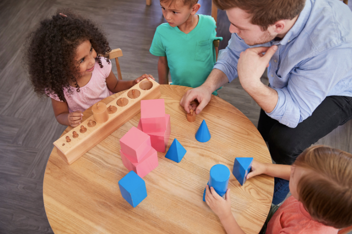 Pédagogie Montessori : 5 clés pour fixer des limites aux élèves