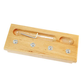 Planche de vissage Montessori en bois avec vis hexagonales et clé Allen pour enfants
