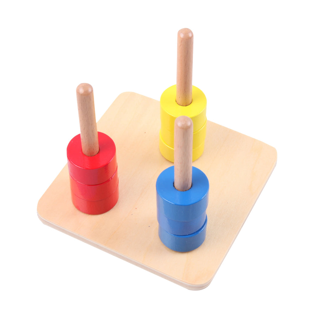 Jeu Montessori des anneaux à enfiler